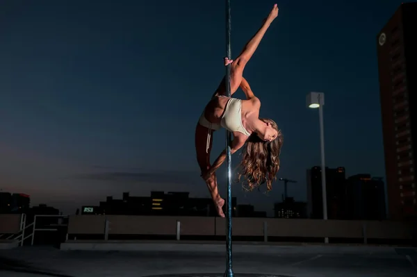 Pole dance